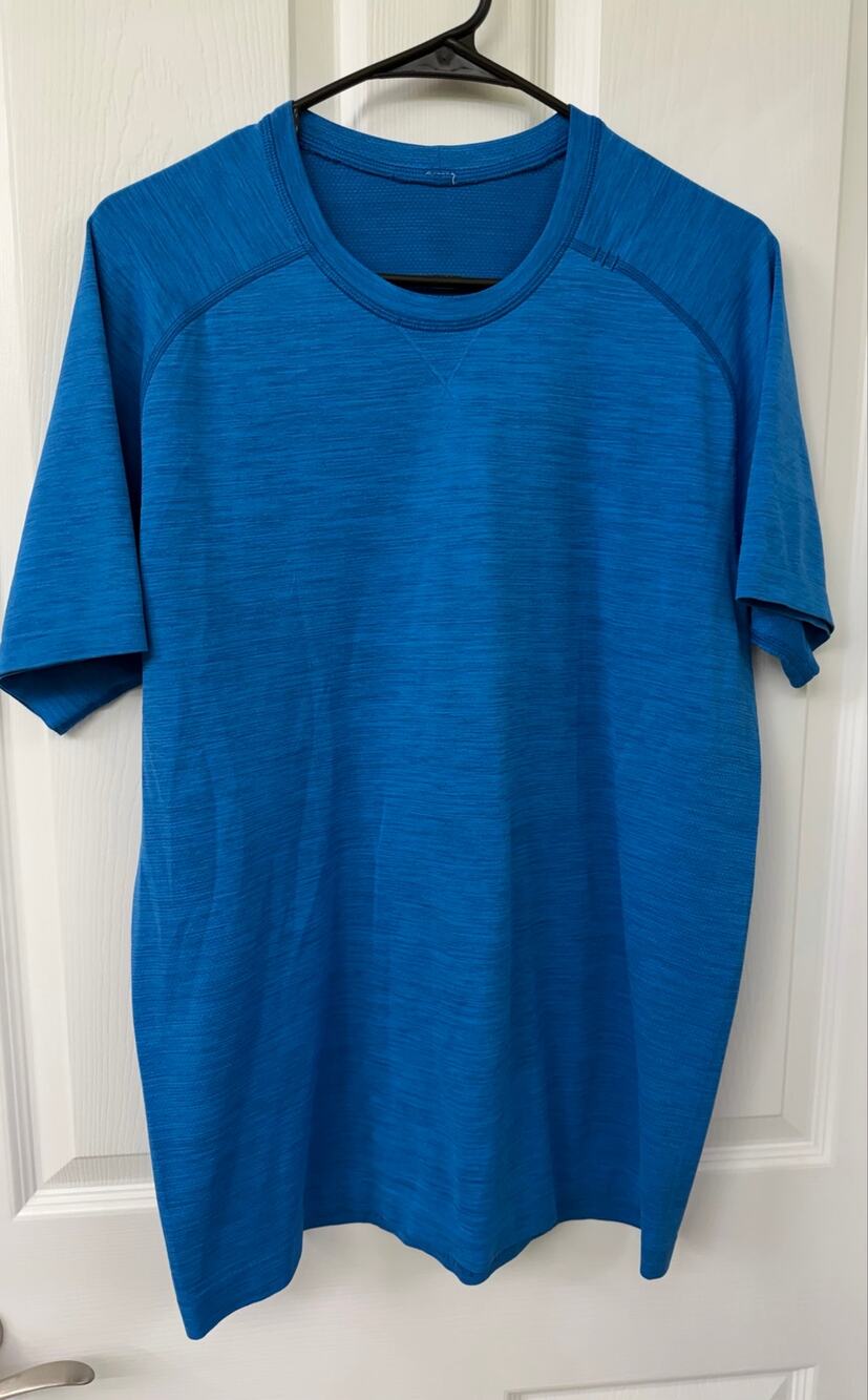 Lululemon Men’s Med Blue Short Sleeve Metal Vent Activewear Shirt